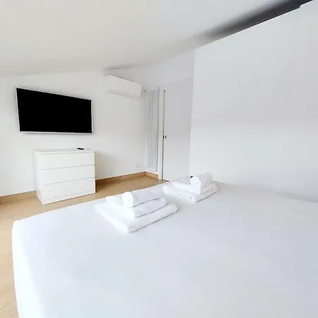 Bbhome Panoramico Attico Di Design Gemelli Řím